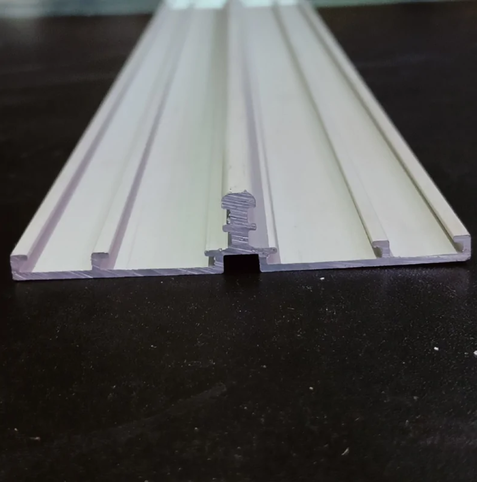 Untitled-design-56.png Centre Track Aluminium Profile - Image 1